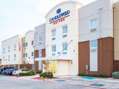 Candlewood By Ihg Gillette